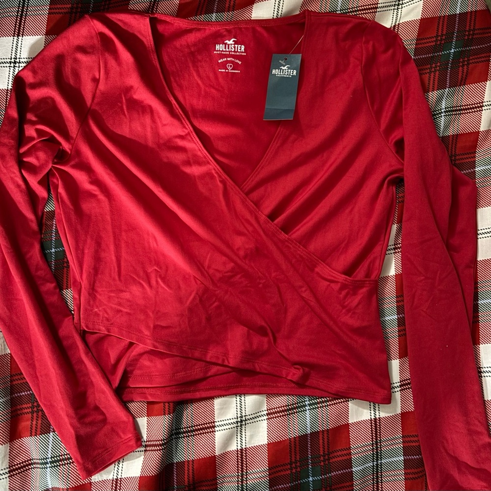 Hollister Women's Red Wrap Top